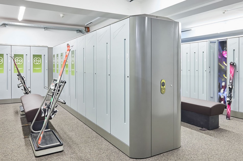 Skidepot in beiden Shops von Intersport Arena