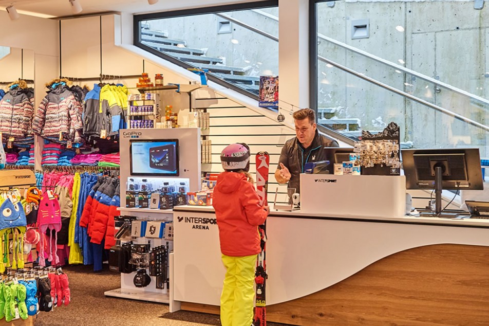 Sportgeschäft Intersport Arena beim Starjet 1 in Flachau